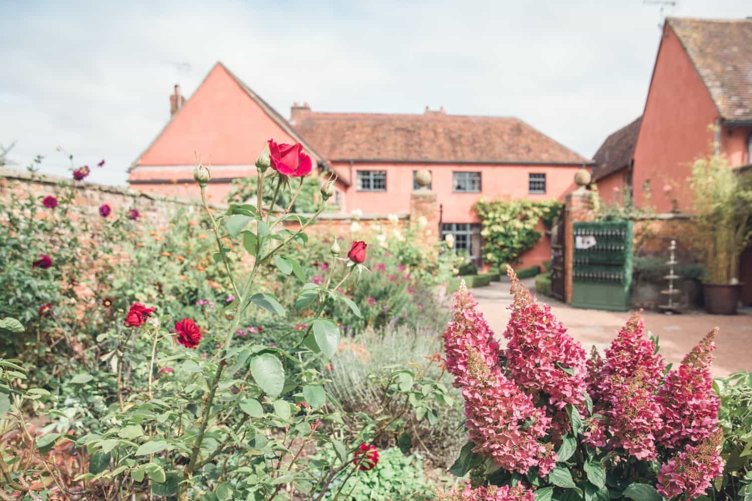Pauntley Court Wedding Venue Grounds